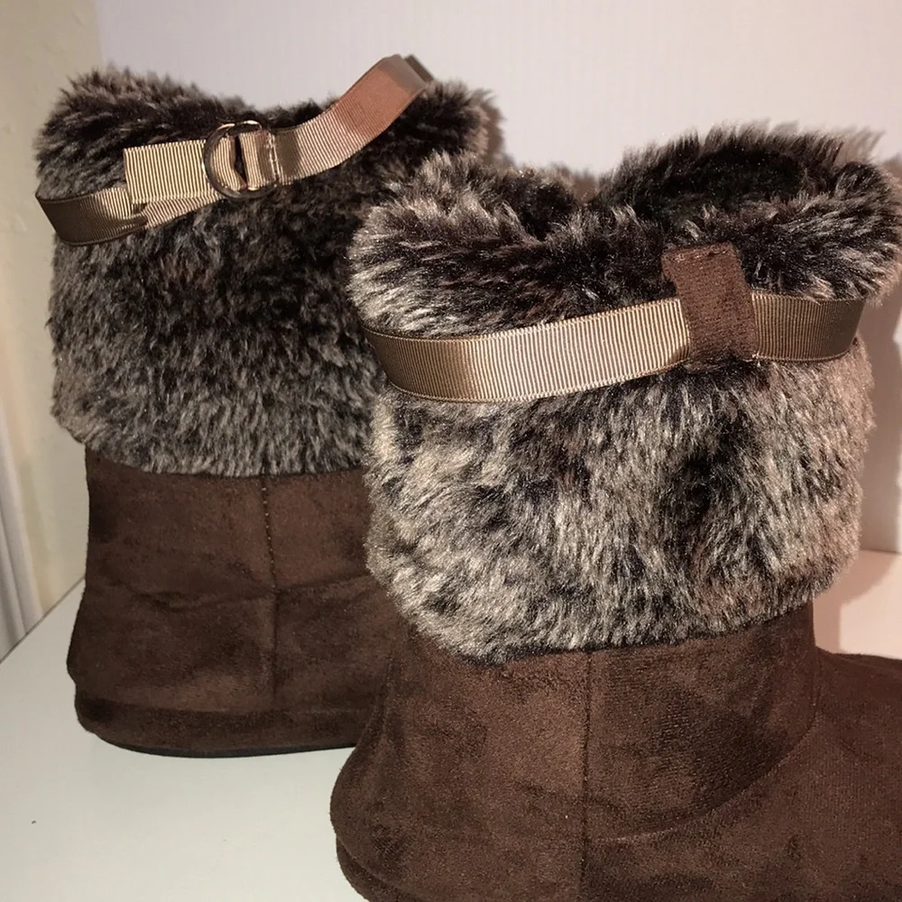Aerosols Brown Faux Fur Ankle Boots size medium NEW